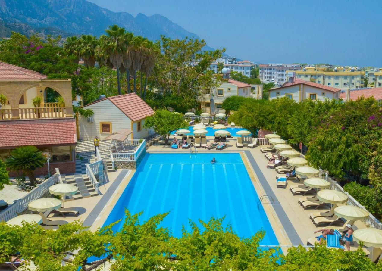 Riverside Garden Resort Karavas  外观 照片