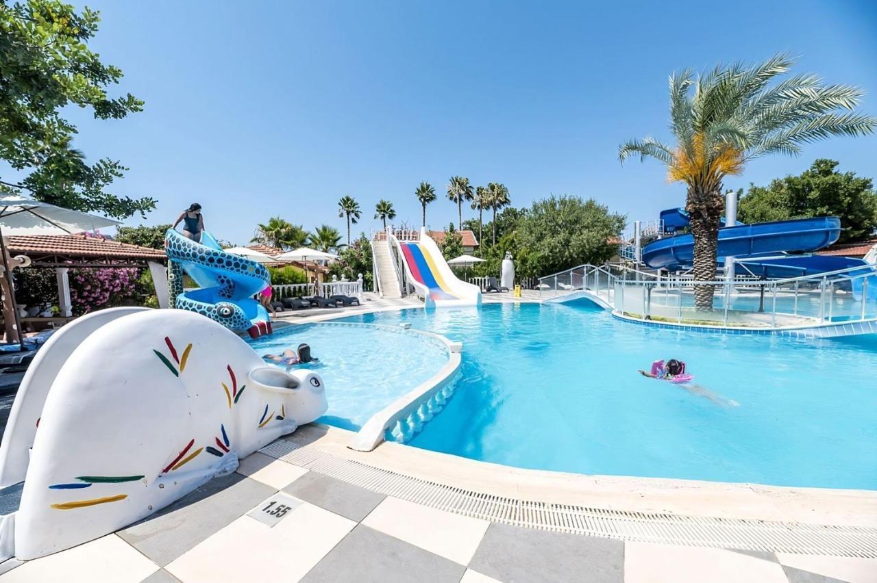 Riverside Garden Resort Karavas  外观 照片