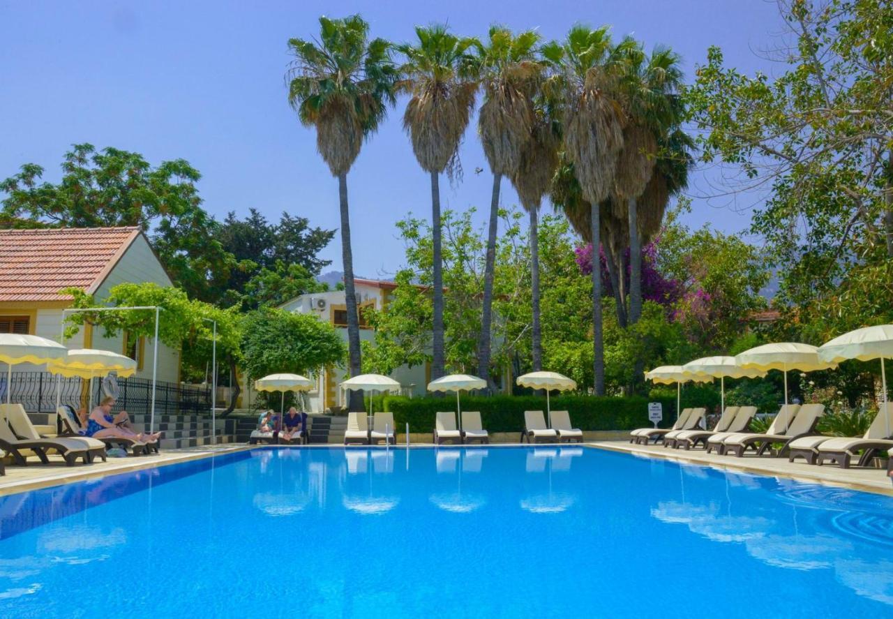 Riverside Garden Resort Karavas  外观 照片