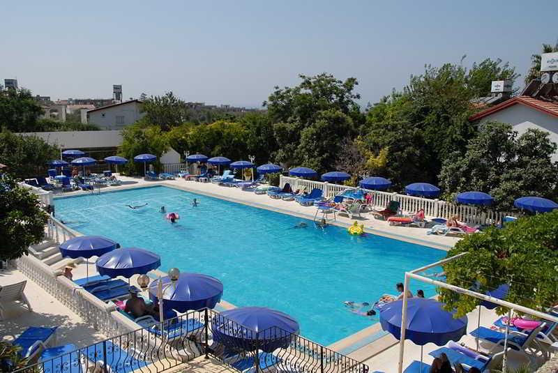 Riverside Garden Resort Karavas  外观 照片