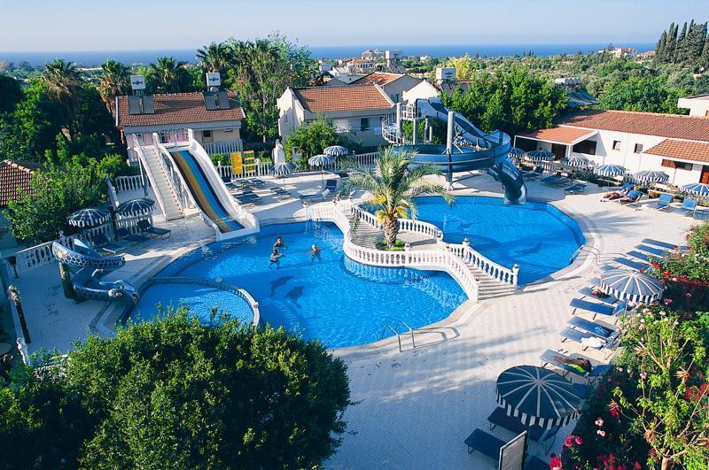 Riverside Garden Resort Karavas  外观 照片