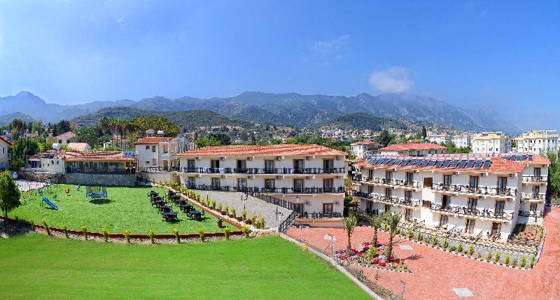 Riverside Garden Resort Karavas  外观 照片
