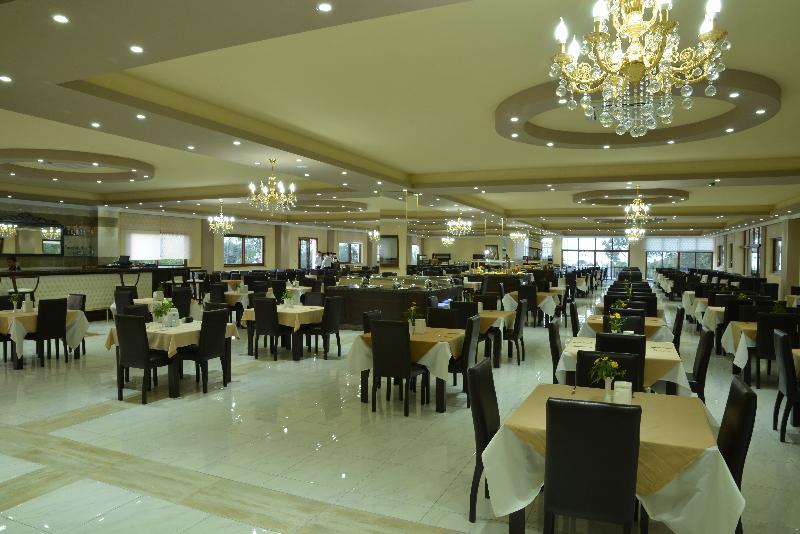 Riverside Garden Resort Karavas  外观 照片