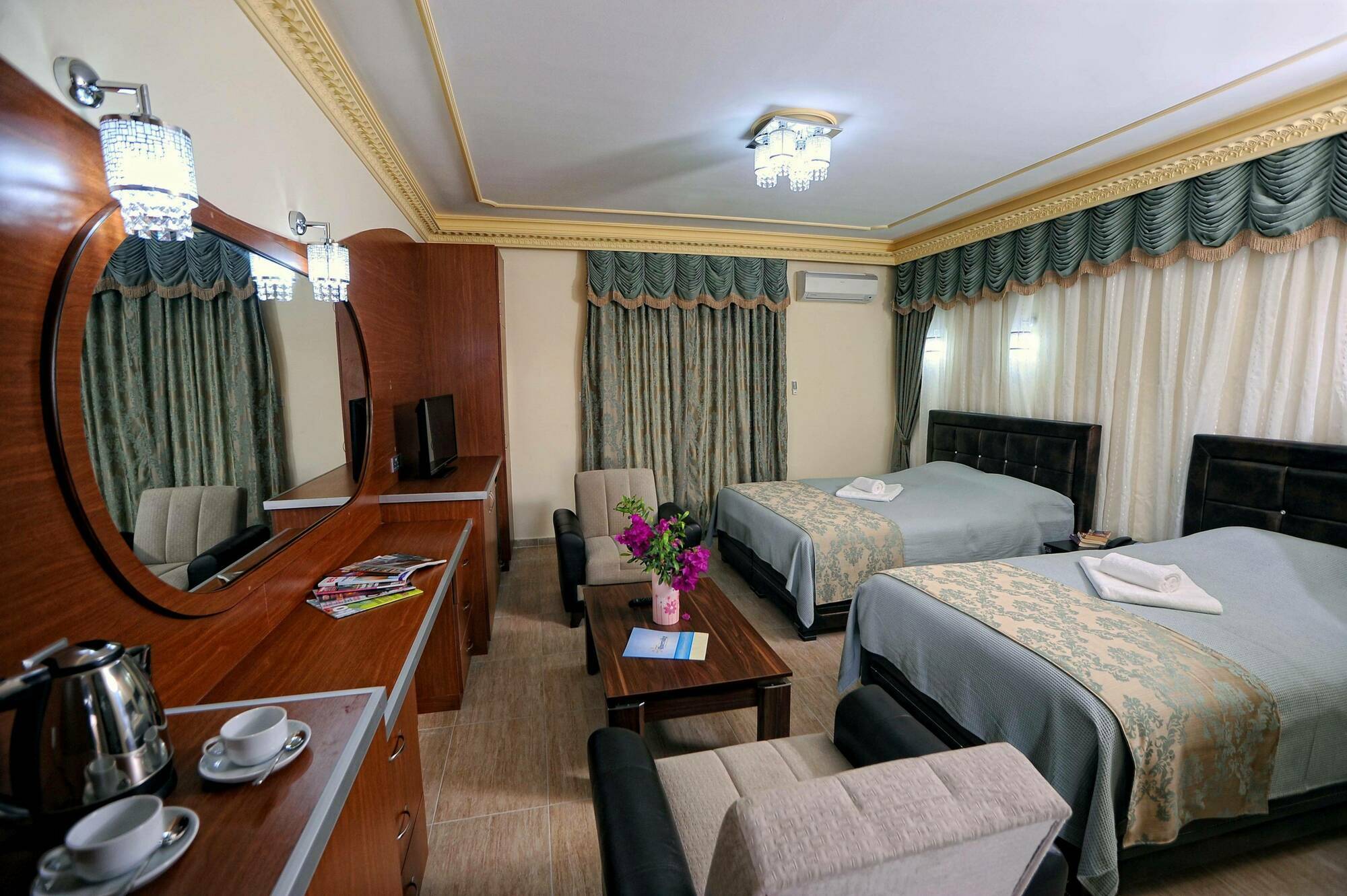 Riverside Garden Resort Karavas  外观 照片